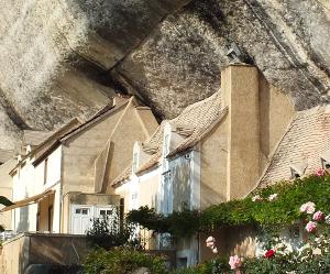 Dordogne cliff houses