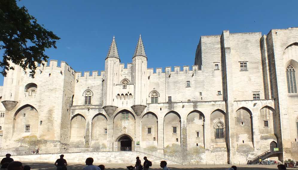 The Palace of the Popes in Avignon - a short guide