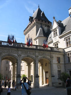 Pau castle