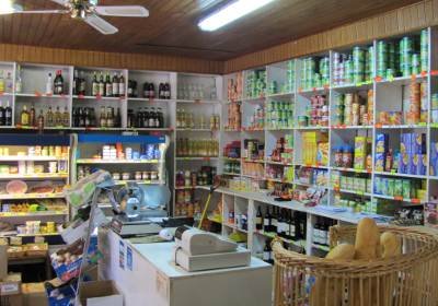 Traditional grocers shop France